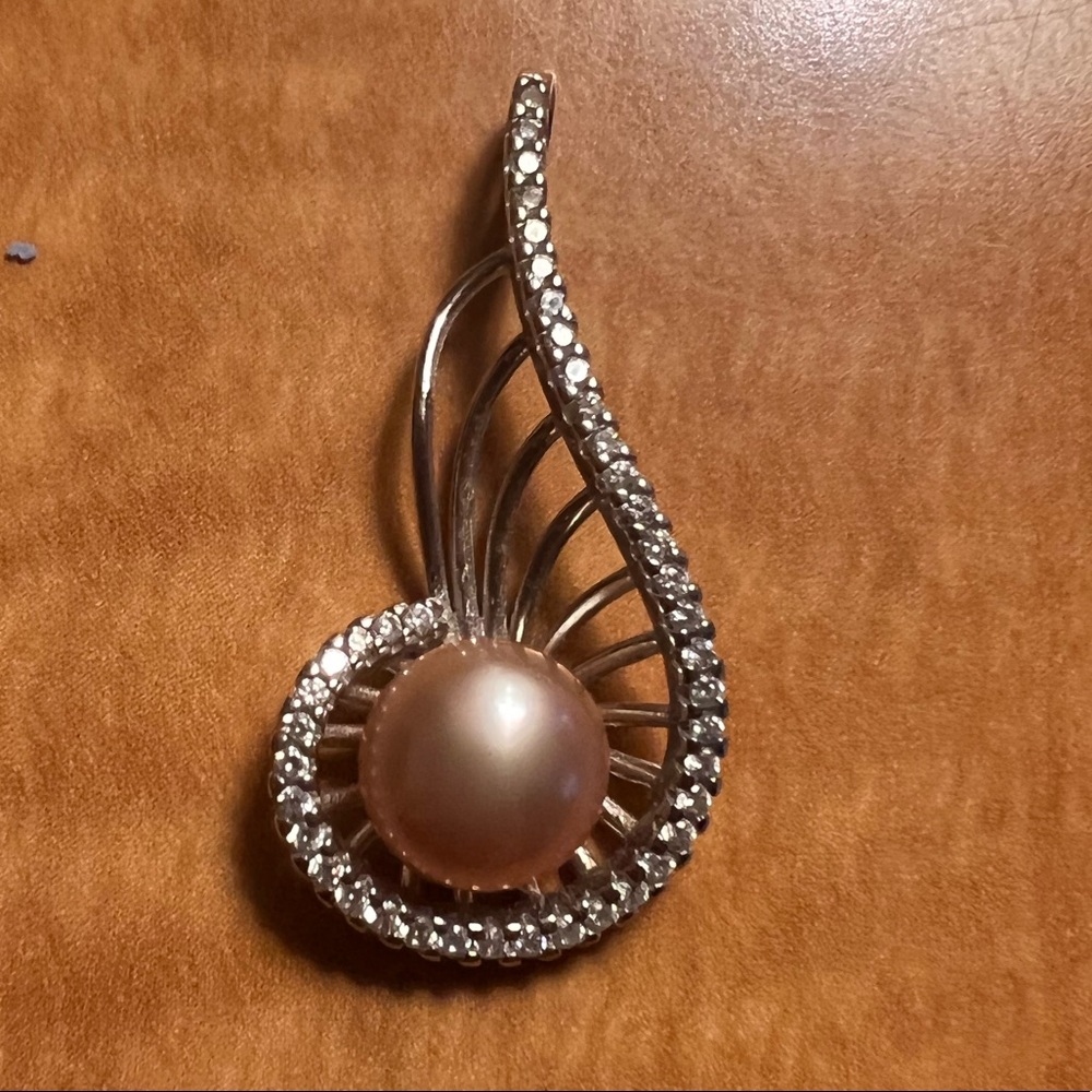 Beautiful Handmade Sterling Silver Pink Pearl Pendant zirconia crystal accents